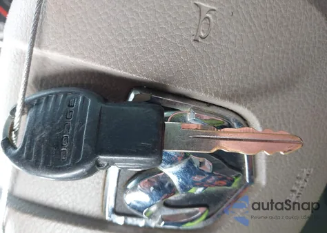 2010 Dodge Ram 1500 St из США, поврежденный, VIN 1D7RV1GT8AS103497